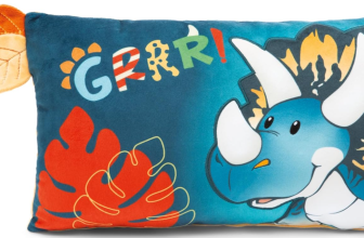 NICI Kuschelkissen Dino Cerastupsy, 43 x 25cm, 14,99 € inkl. Prime-Versand - Bild 583455