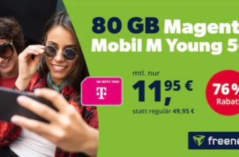 Junge Frau mit Smartphone und Kopfhörern, die das Telekom Magenta Mobil Young Angebot nutzt