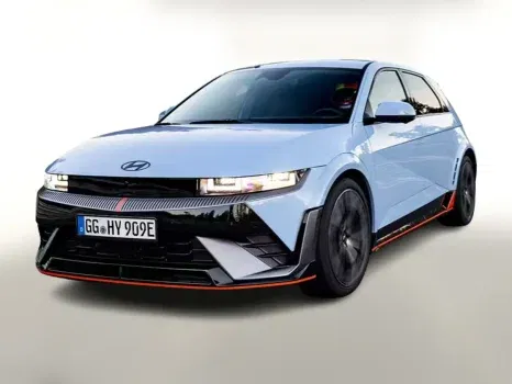 Hyundai IONIQ 5 (Elektro, 609 PS, EZ 04/25 10 km, blau, automatisch) für 59.878,00 € (statt 78.080,00 €)
