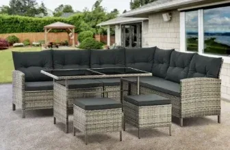 Juskys Gartenlounge Manacor grau (Sofa, Tisch, Hocker & Kissen - 7 Personen) für 355,94 € inkl. Versand (statt 498,99 €)
