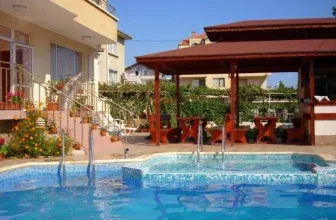 Low Budget Bulgarische Riviera: 8 Tage im Hotel Larisa ab 192 € pro Person inkl. Flüge, Transfers & Frühstück