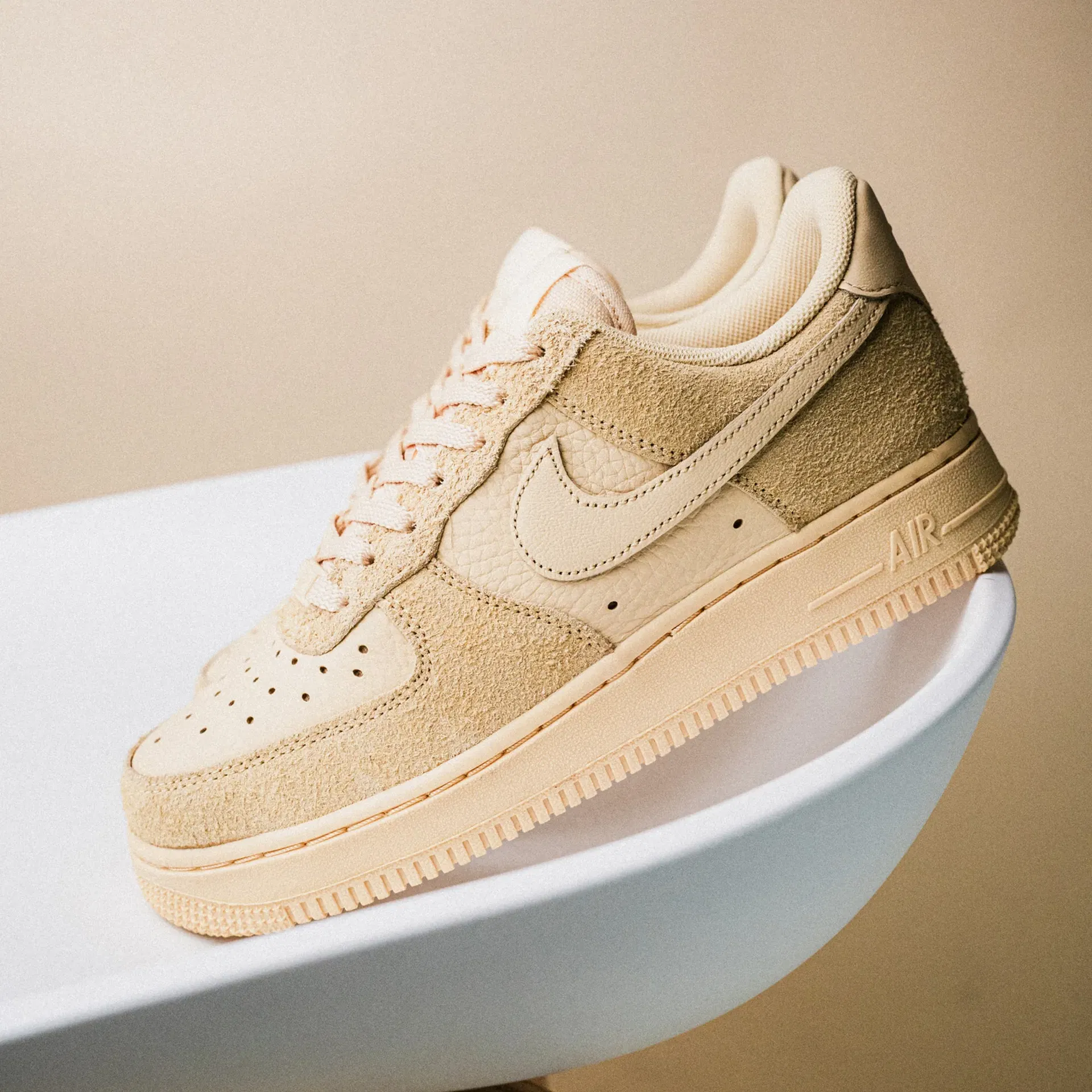 Nike Air Force 1 07 LX pale vanilla pale vanilla pale ivory Ib4001 200 Schnäppchen, Deals Und Rabattcodes Des Tages: Nike Air Force 1 07 Lx In Pale Vanilla
