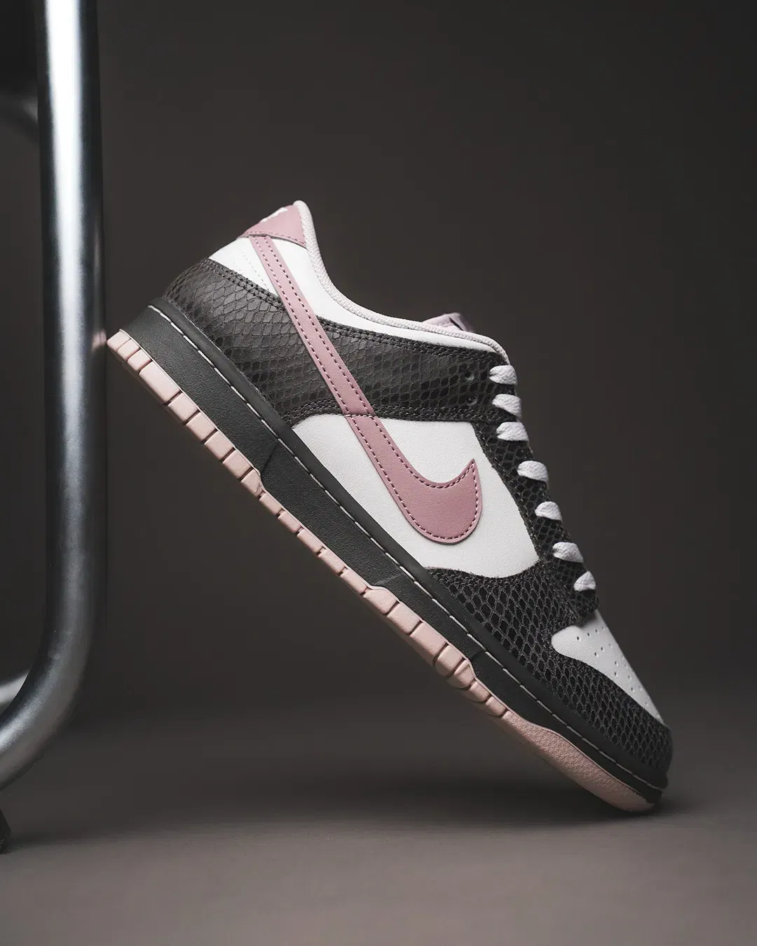 Schnäppchen, Deals Und Rabattcodes Des Tages: Nike Dunk Low Se Sneaker In Medium Ash Taupe Grey