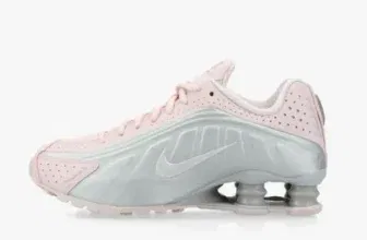 Nike Shox R4 (barely rose / platinum Ar3565-600) für 72,03 € inkl. Versand (statt 100,00 €)