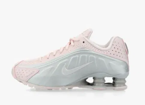 Nike Shox R4 (barely rose / platinum Ar3565-600) für 72,03 € inkl. Versand (statt 100,00 €)
