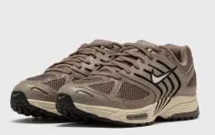 Nike Wmns Air Pegasus 2005 C.o.r Damen Sneaker Hq5725-200 (42,5 Bis 46) Für 64,00 € Inkl. Versand