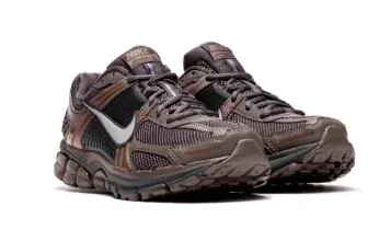 Nike Zoom Vomero 5 Hf5493-201 (braun / schwarz - Gr. 38,5-47) für 83,20 € inkl. Versand (statt 112,00 €)
