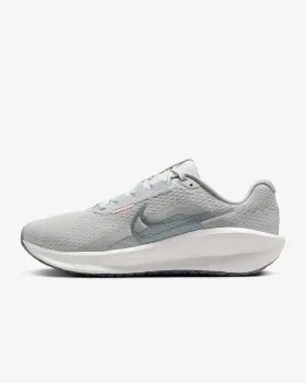 Nike Downshifter 13 Damen Sneaker FD6476-006 (Gr. 40,5 bis 44,5) ab 34,99 € inkl. Versand (Nike Member)