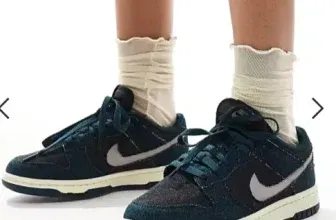 Nike – Dunk Low SEA – Denim-Sneaker in Dunkelblau für 78,00 € inkl. Versand (statt 99,00 €)