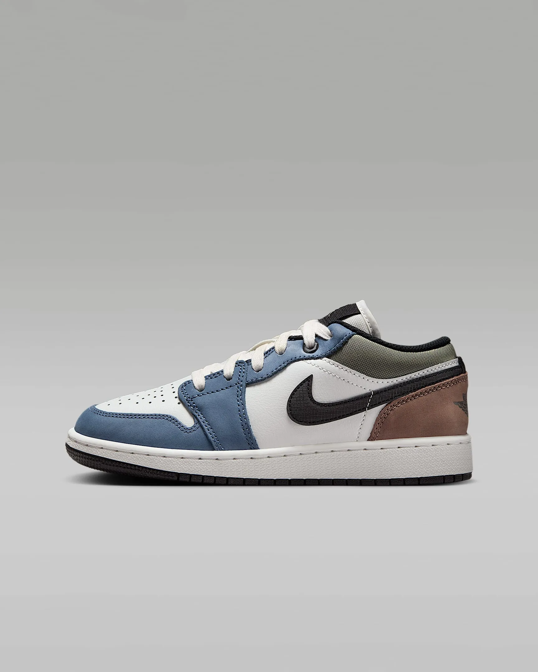 Air Jordan 1 Low HV5973-101 (Gr. 36 bis 39) ab 49,99 € inkl. Versand (Nike Member) (statt 73,80 €)