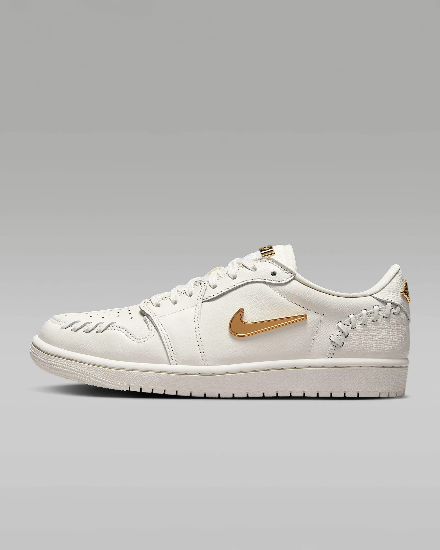 Air Jordan 1 Low Method of Make FN5032-100 (Gr. 35,5 bis 44) ab 64,99 € inkl. Versand (Nike Member) (statt 129,99 €)