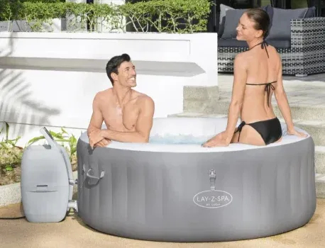 🛁 Bestway Lay-Z-Spa Whirlpool St. Lucia AirJet für nur 249,99€ bei OBI – statt 460€!