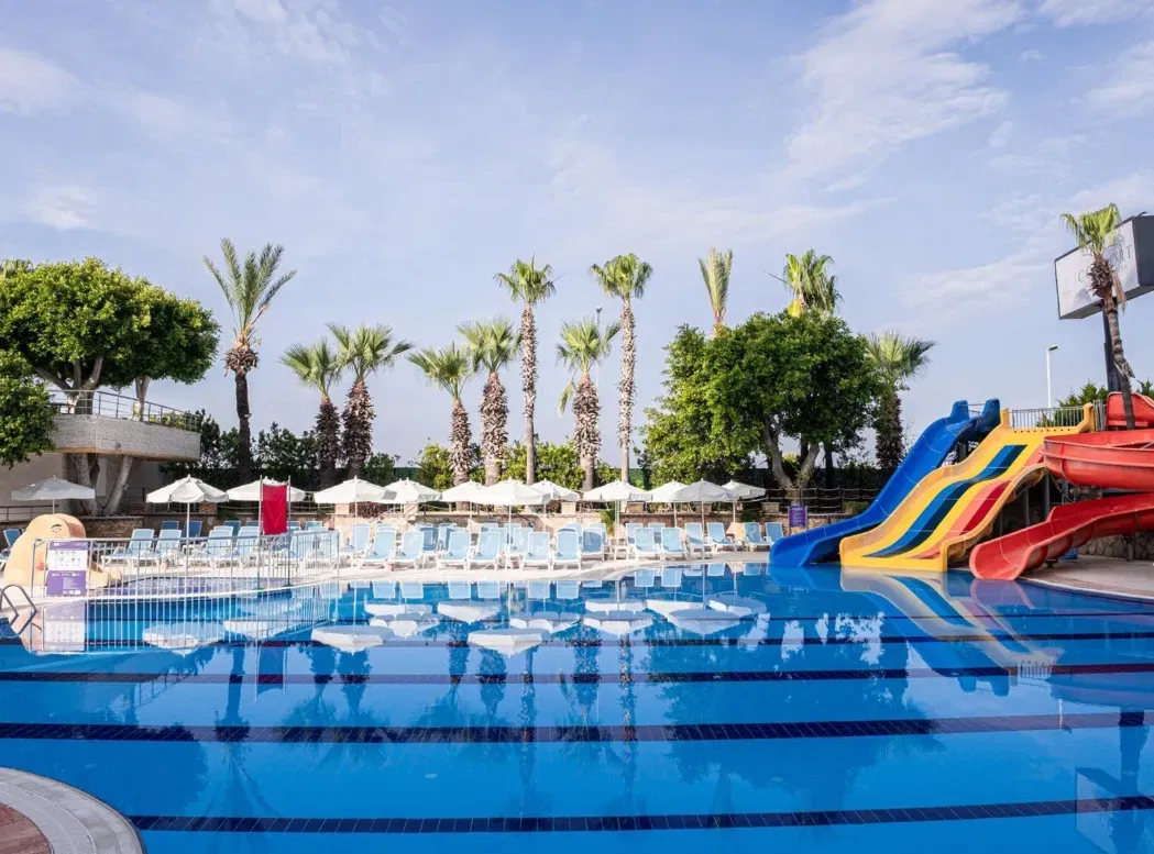 10 Tage All Inclusive Türkeiurlaub inkl. Flüge, Transfers und Zug  im 4.5* Euphoria Comfort Beach direkt am Strand ab 427 € p.P.