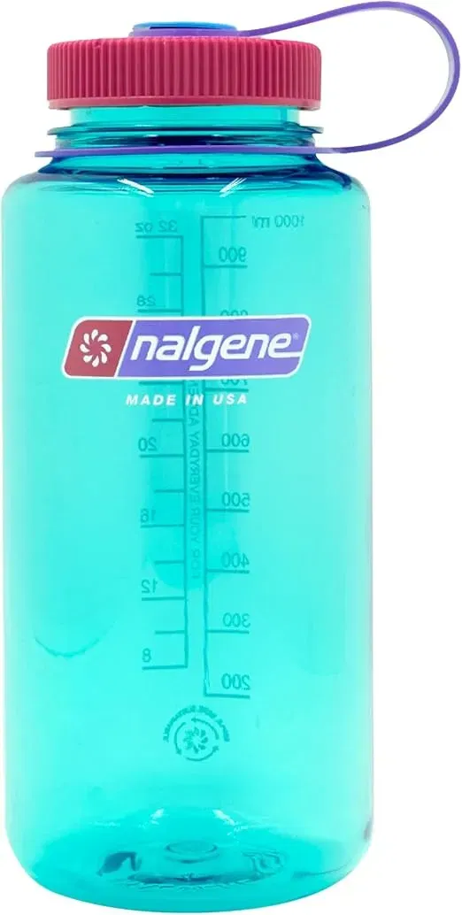 Nalgene Sustain Tritan-Wasserflasche aus BPA-freiem Material hergestellt aus 50% Kunststoffabfall 907 ml für 11,99 € inkl. Prime-Versand (statt 16,57 €)