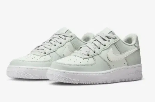Nike Air Force 1 FV5948-007 Kids (Gr. 35,5 bis 39) ab 49,99 € inkl. Versand (Nike Member) (statt 80,00 €)