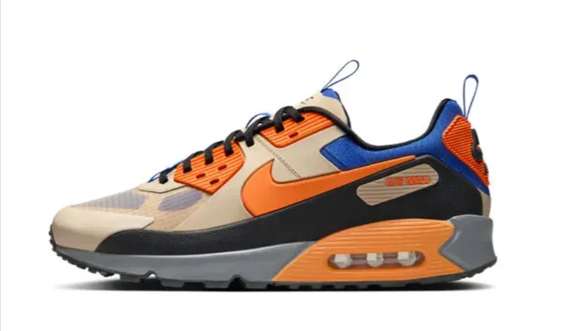 Nike Air Max 90 Drift Herren Sneaker FB2877-200 (Gr. 35,5 bis 39) für 63,35 € inkl. Versand