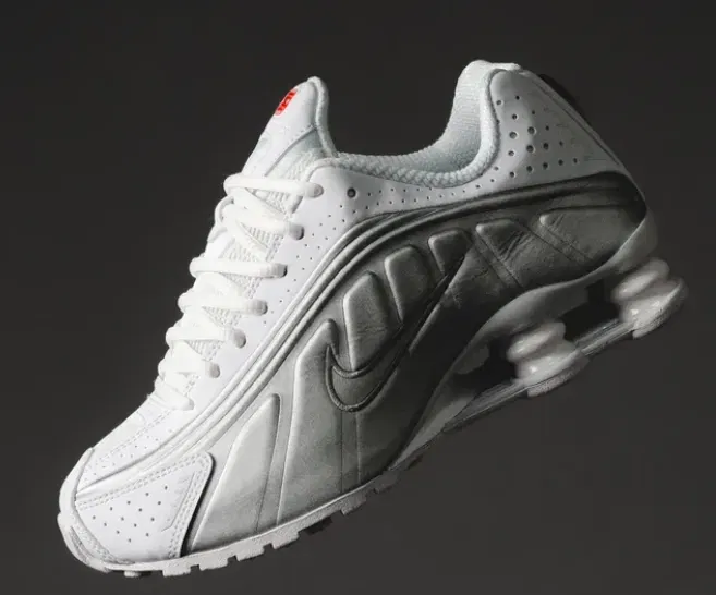 Nike Shox R4 Women AR3565-101 für für 74,33 € inkl. Versand statt 96€