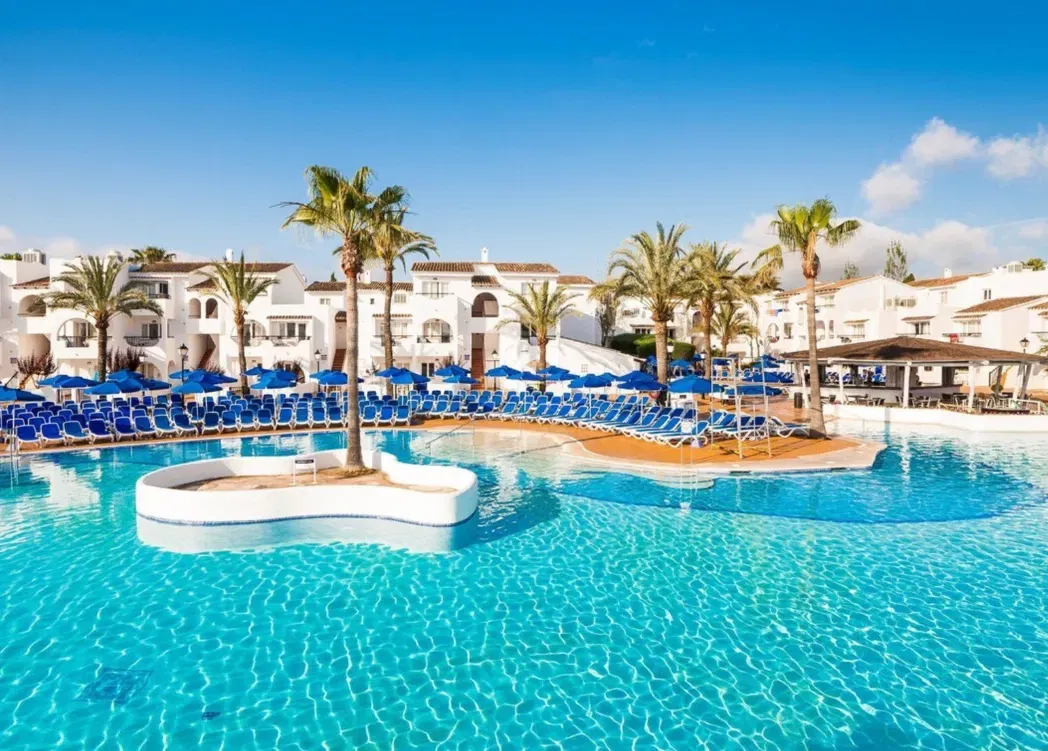 Familienurlaub auf Mallorca: 8 Tage All Inclusive im 3* Splashworld Globales Bouganvilla ab 1.700 € pro Familie
