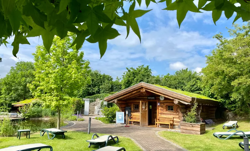 Atlantis Dorsten: Tageseintritt für 2 Personen in die Wellnesslandschaft (inkl. Nutzung des Spaßbades) für 25,80 €