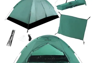Ein grünes 1-Personen-Campingzelt mit schwarzen Elementen und der Aufschrift Kirkjubøur