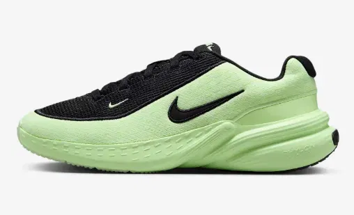Nike Uplift Sc IB2766-005 (Gr. 35,5 bis 44,5) ab 45,49 € inkl. Versand (Nike Member) (statt 66,00 €)