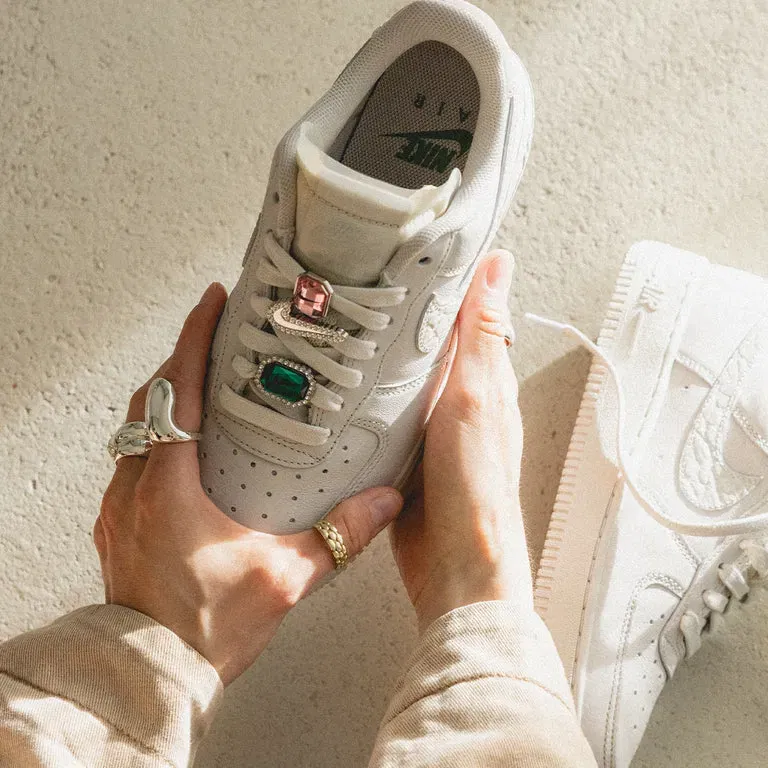 Nike Wmns Air Force 1 Low Premium DN5463 001 (Gr. 36 bis 44,5) für 79,00 € inkl. Versand (statt 103,20 €)