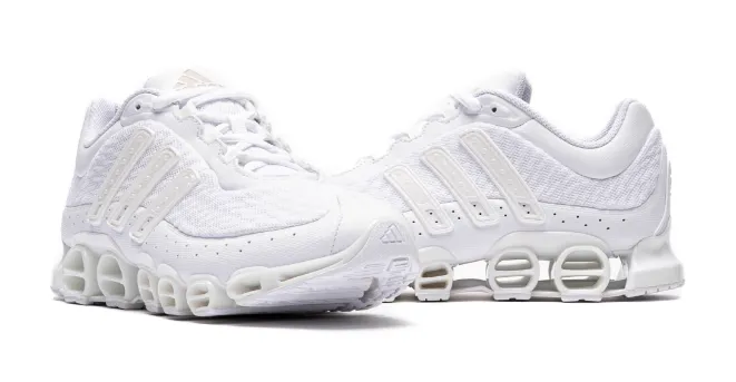 adidas Originals – Megaride – Sneaker in Weiß (Gr. 36 bis 40 2/3) für 77,00 € inkl. Versand (statt 101,99 €)