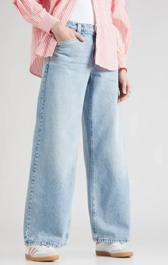 Levi’s – ’94 – Weit geschnittene Jeans in hellblauer Waschung für 63,96 € inkl. Versand (statt 79,95 €)