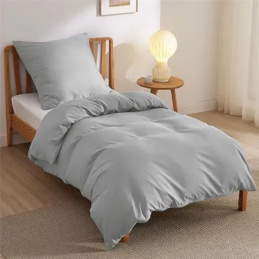 BEDSURE Bettwäsche Silbergrau ÖKO-TEX (135 x 200 cm) für 8,66 € inkl. Prime-Versand (statt 18,00 €)