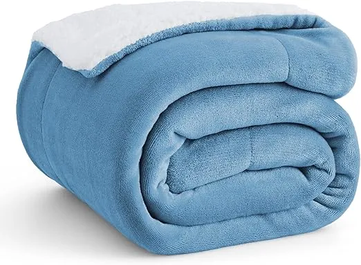 BEDSURE Kuscheldecke – Warm Sherpa Wolldecke & Sofadecke (Gr. 130 x 150 cm) für 11,87 € inkl. Prime-Versand (statt 21,00 €)