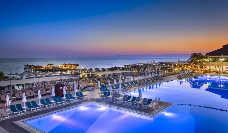 November ➡️ Side: 6 Tage im 5* Club Nena mit Flügen All Inclusive ab 329 €