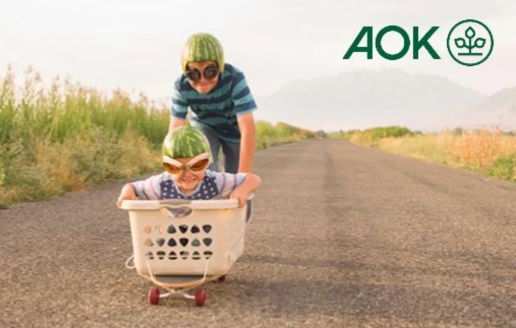 Kostenloses AOK Bayern Goodie-Paket: Gratis Parkscheibe & Warnweste sichern