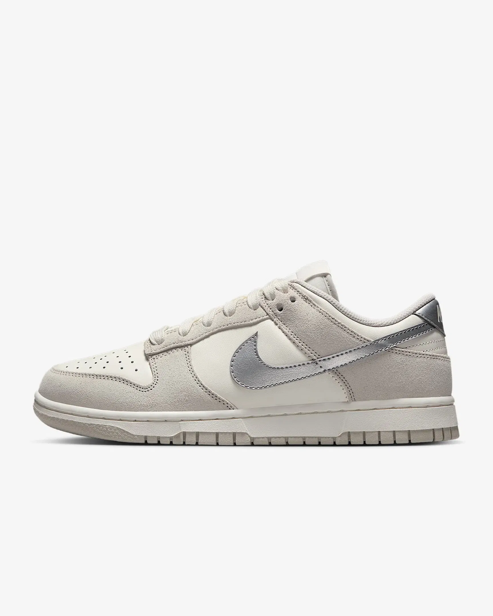 Nike Dunk Low II7651-133 (Gr. 36 bis 44,5) ab 83,99 € inkl. Versand (Nike Member) (statt 119,99 €)