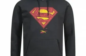 Reebok x RBK DC Comics Superman Hoodie Herren Kapuzen Sweatshirt IB5818 (Gr. 2XS bis M) für 30,94 € inkl. Versand (statt 49,99 €)