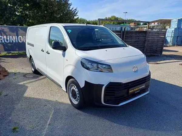 Toyota Proace L2 EV mit 136 PS für 221,45 € / Monat – LF 0,42 (Privat- und Gewerbekunden)
