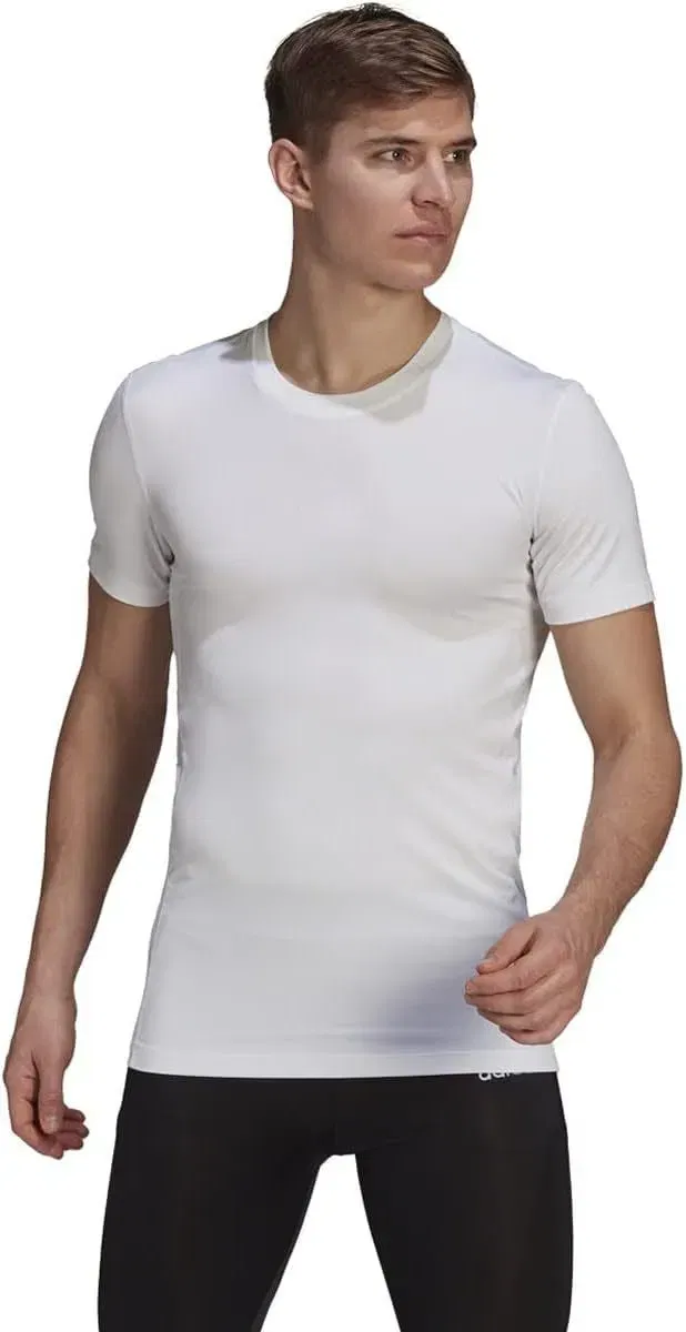 Adidas Techfit Funktionsshirt (Gr. S bis XXL) für 14,98 € inkl. Versand