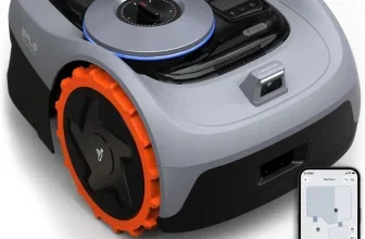 Grauer Navimow Mähroboter mit orangefarbenen Rädern und Smartphone-App zur Gartennavigation