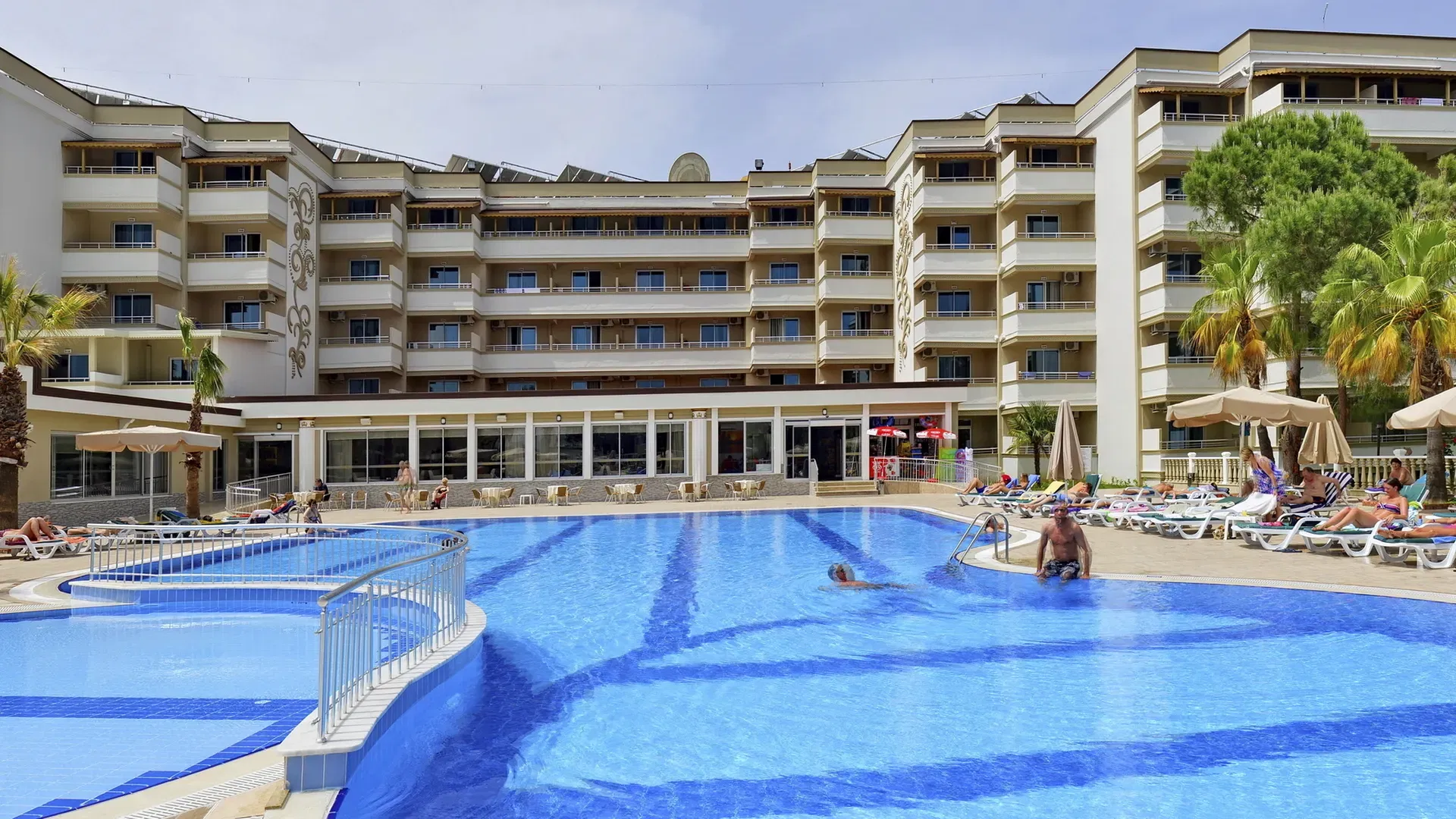 Schnäppchen, Deals Und Rabattcodes Des Tages - Luxuriöser Pool Im Side Linda Resort Hotel