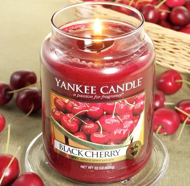 Schnäppchen, Deals Und Rabattcodes Des Tages - Yankee Candle Duftkerze Im Glas Black Cherry Kerze