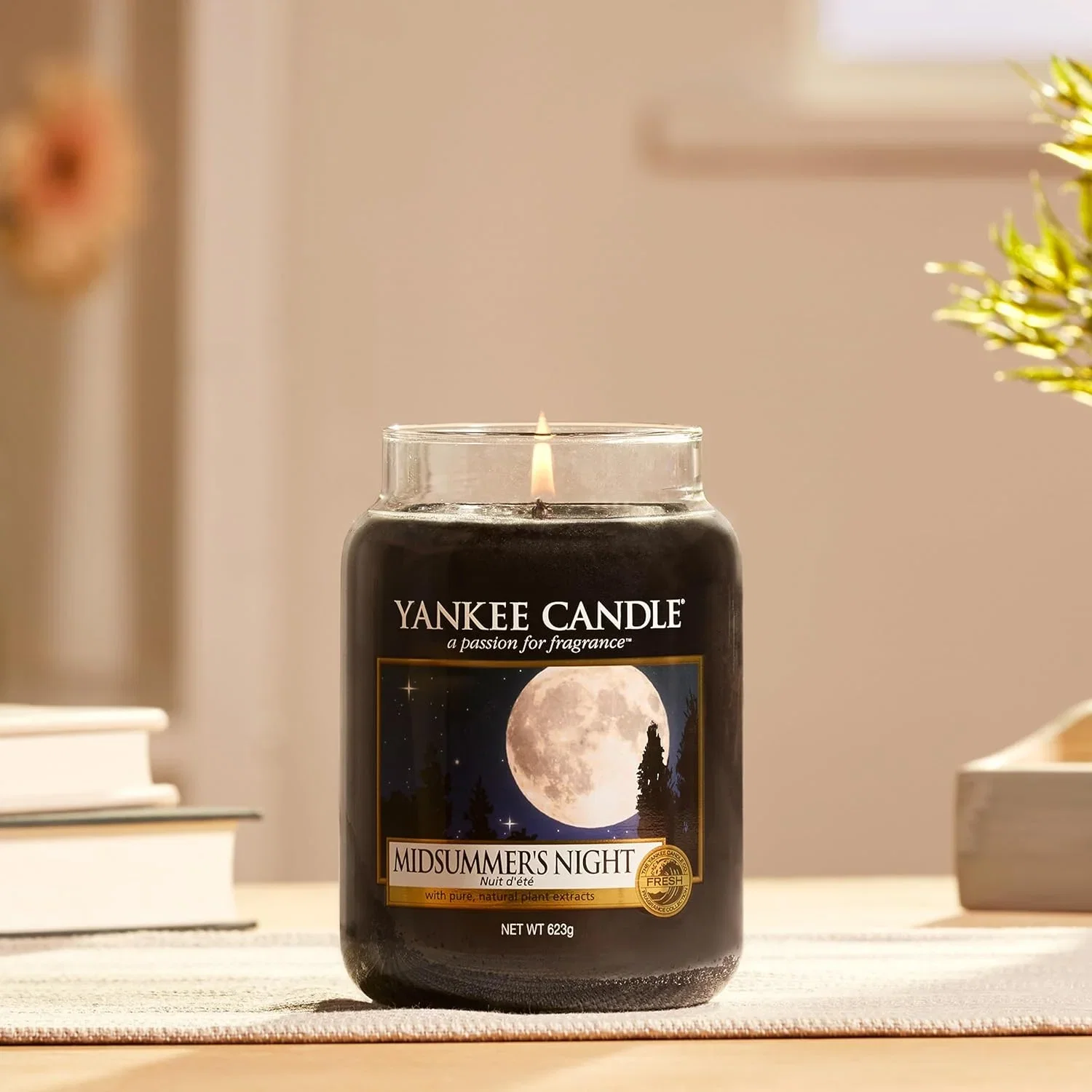 Yankee Candle Duftkerze im Glas Midsummer’s Night (bis zu 150h Brenndauer)
