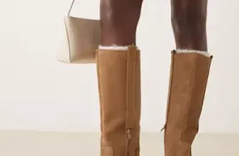 Asos DESIGN – Conan – Klobige Stiefel zum Hineinschlüpfen aus Sandfarbenem Wildlederimitat (Gr. 35 bis 43) für 30,35 € inkl. Versand (statt 55,00 €)