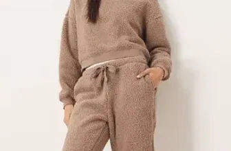 Asos DESIGN – Kuschliges Lounge-Set in Hellbraun mit Kurzem Kapuzenpullover und Hose (Gr. 32 bis 44) für 15,49 € inkl. Versand (statt 28,00 €)