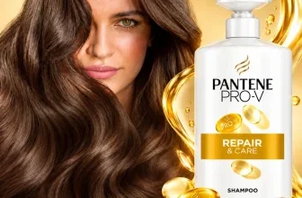 Pantene Pro-V Repair & Care Shampoo-Flasche mit Pumpspender neben einer Frau mit glänzendem braunen Haar und goldenen Kapseln.