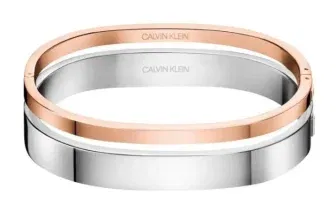 Schnäppchen, Deals und Rabattcodes des Tages - Calvin Klein Damen Armreif Set im Zweiton-Design