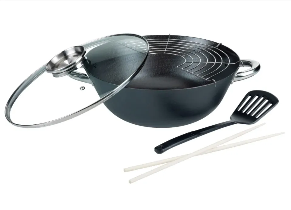 Gsw Gsw Wok Set (Ø 32 cm Gusseisen Aroma Glasdeckel mit Ablagegitter 5-teilig) für 33,94 € inkl. Versand (statt 45,00 €)