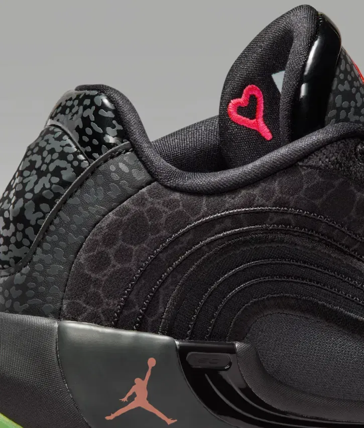 Schnäppchen, Deals Und Rabattcodes Des Tages - Bild Von Stylischen Schuhen