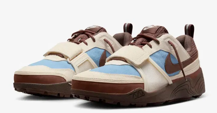 Nike Sportswear Zoom Field Jaxx HQ3072-400 (Gr. 36, 37,5 – 41, 45,5, 47 & 47,5) für 95,00 € inkl. Versand (statt 120,94 €)