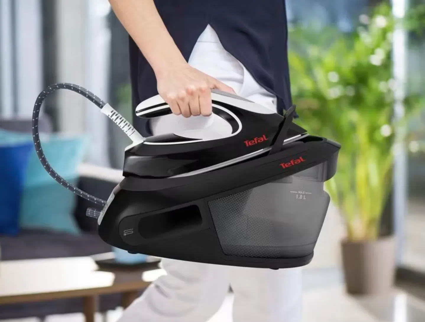 Tefal SV8055 Express Anti-Calc Bügelstation für 105,90 € inkl. Versand (statt 159,99 €)