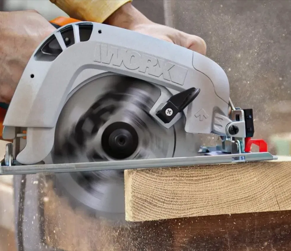 WORX WX445 Handkreissäge (1600W) mit Laser für 49,99€ (statt 127,82€)