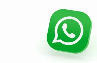 Schnäppchen, Deals und Rabattcodes des Tages - WhatsApp-Logo in 3D auf weißem Hintergrund